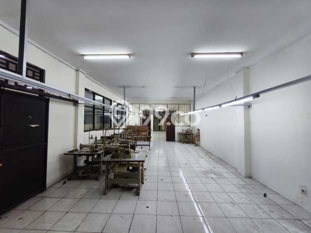 Disewakan Gudang di Kawasan Ramai Kopo Luas 900m2 Disewakan Gudang di Kawasan Ramai Kopo Luas 900m2