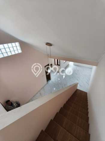 Rumah Modern 3 KT LT 142m2 di Taman Holis Indah Rumah Modern 3 KT LT 142m2 di Taman Holis Indah