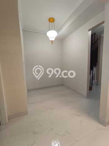 Disewakan! Rumah 5 Kamar Tidur &
4 Kamar Mandi di Kota Baru Parahyangan, Bandung Disewakan! Rumah 5 Kamar Tidur &
4 Kamar Mandi di Kota Baru Parahyangan, Bandung