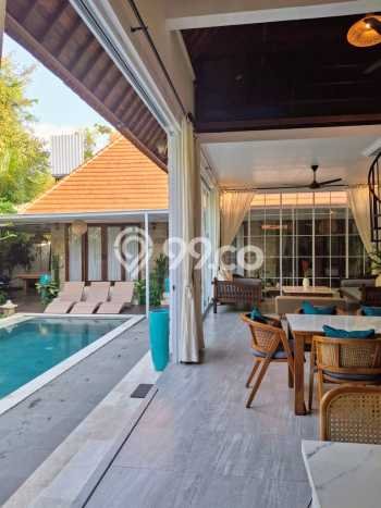 Vila Terawat Kawasan , Area 400m2m², Lokasi Strategis dengan jalan mudah Vila Terawat Kawasan , Area 400m2m², Lokasi Strategis dengan jalan mudah