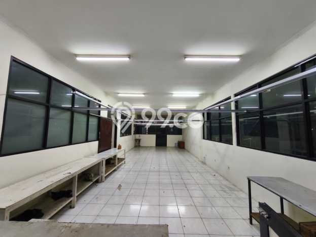 Disewakan Gudang di Kawasan Ramai Kopo Luas 900m2 Disewakan Gudang di Kawasan Ramai Kopo Luas 900m2