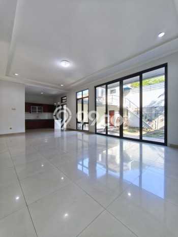 For Sale Rumah Elit Exclusive di Batununggal, Bandung For Sale Rumah Elit Exclusive di Batununggal, Bandung