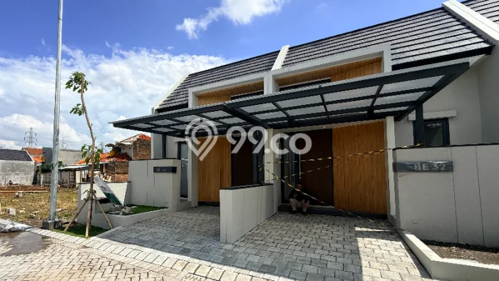 For Sale Rumah 2 Kamar Lokasi Ideal Bagus dan Strategis di Wiyung For Sale Rumah 2 Kamar Lokasi Ideal Bagus dan Strategis di Wiyung