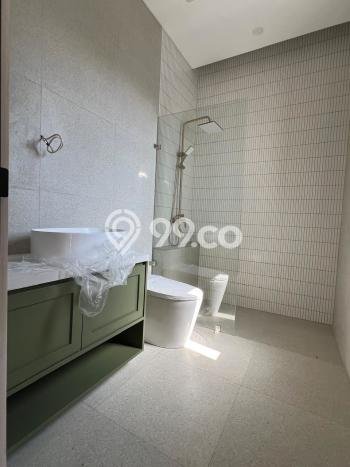 Hunian Mewah LB 330m2 Siap Pakai Desain Elegan di BSD Kencana Loka, Tangerang Hunian Mewah LB 330m2 Siap Pakai Desain Elegan di BSD Kencana Loka, Tangerang