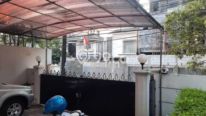 Disewakan! Rumah 6 Kamar Tidur &
4 Kamar Mandi di Bintaro, Jakarta Selatan Disewakan! Rumah 6 Kamar Tidur &
4 Kamar Mandi di Bintaro, Jakarta Selatan