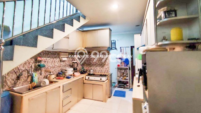 Rumah Modern Cantik 5 KT Siap Huni di Jagakarsa Rumah Modern Cantik 5 KT Siap Huni di Jagakarsa