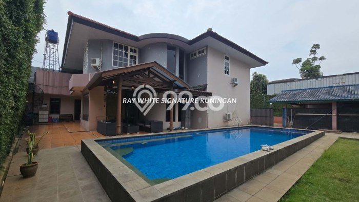 Hunian Eksklusif Siap Huni LT 889m2 di Kebayoran Baru, Jakarta Selatan Hunian Eksklusif Siap Huni LT 889m2 di Kebayoran Baru, Jakarta Selatan