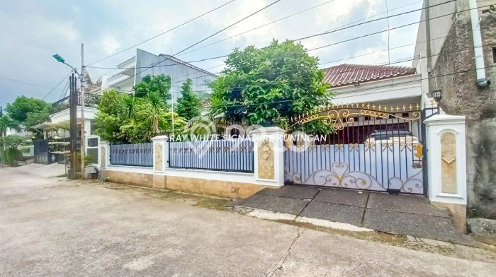 Jual Rumah Mewah Elegan Dengan View Eksklusif di Pondok Bambu, Jakarta Timur Jual Rumah Mewah Elegan Dengan View Eksklusif di Pondok Bambu, Jakarta Timur