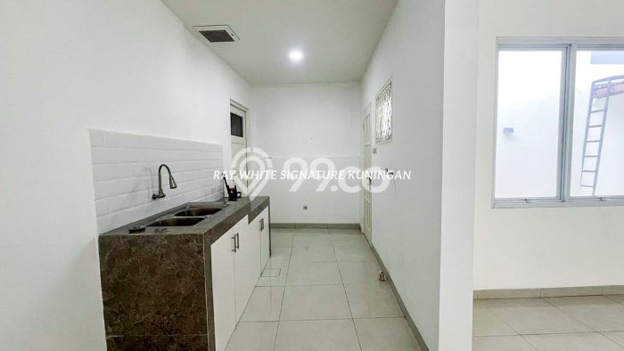Sewa Rumah Mewah di Kebayoran Baru Jakarta Selatan Harga Rp 5,4 Miliar/ Tahun Sewa Rumah Mewah di Kebayoran Baru Jakarta Selatan Harga Rp 5,4 Miliar/ Tahun