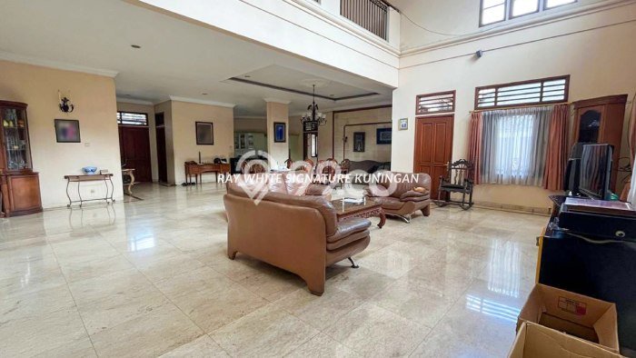 Dijual Rumah Mewah Megah Dengan View Eksklusif di Bintaro, Jakarta Selatan Dijual Rumah Mewah Megah Dengan View Eksklusif di Bintaro, Jakarta Selatan