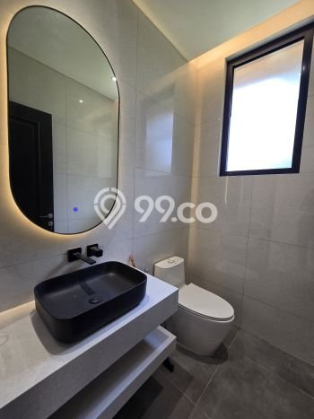 Rumah Luxury Modern Tanpa Renovasi di BSD Tangerang Rumah Luxury Modern Tanpa Renovasi di BSD Tangerang