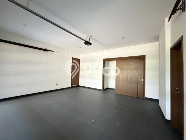 Hunian Elit LB 480m2 Siap Pakai Desain Elegan di BSD, Tangerang Hunian Elit LB 480m2 Siap Pakai Desain Elegan di BSD, Tangerang