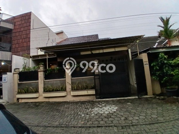 Dijual Rumah 4 Kamar Lokasi Ideal Bagus dan Strategis di Semarang Timur Dijual Rumah 4 Kamar Lokasi Ideal Bagus dan Strategis di Semarang Timur