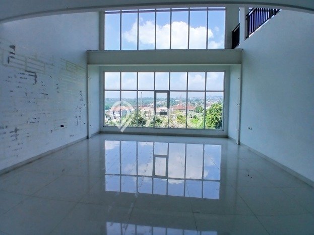 Rumah Elit Modern Tanpa Renovasi di Jangli Semarang Rumah Elit Modern Tanpa Renovasi di Jangli Semarang