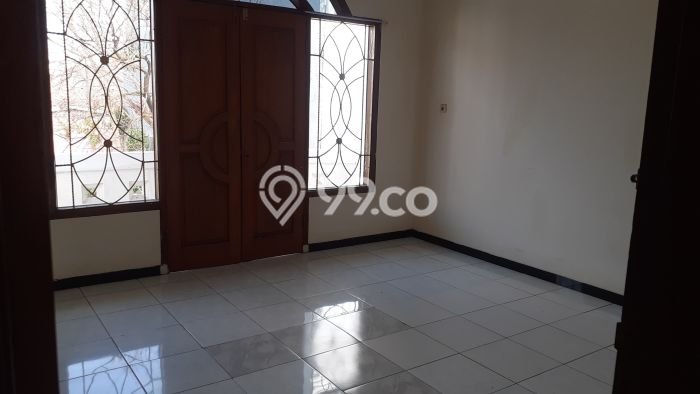Lokasi terbaik! Rumah siap huni disewakan di Ngaliyan LB 300m2 Lokasi terbaik! Rumah siap huni disewakan di Ngaliyan LB 300m2