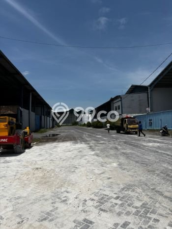 Gudang Komersial Disewakan di Benowo Surabaya Luas 3900m2 Gudang Komersial Disewakan di Benowo Surabaya Luas 3900m2