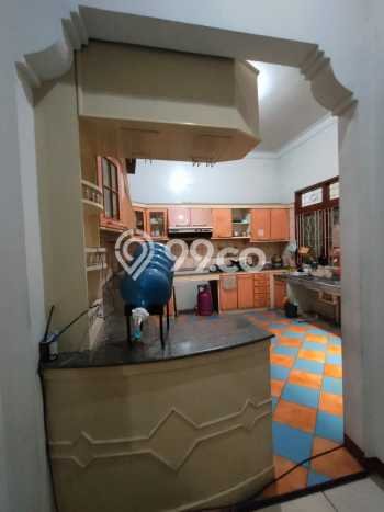 Unit Kost Dijual di Kemanggisan dengan 17 Kamar Kawasan Ramai Unit Kost Dijual di Kemanggisan dengan 17 Kamar Kawasan Ramai