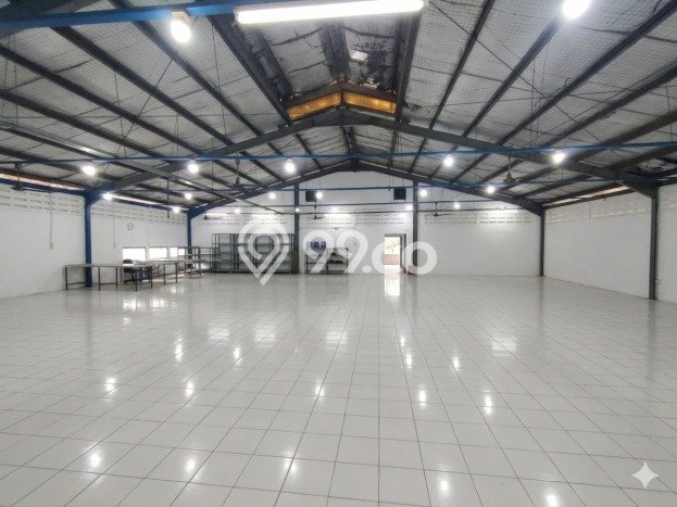 Unit Gudang Disewakan di Daan Mogot di Area Ramai & Strategis Unit Gudang Disewakan di Daan Mogot di Area Ramai & Strategis