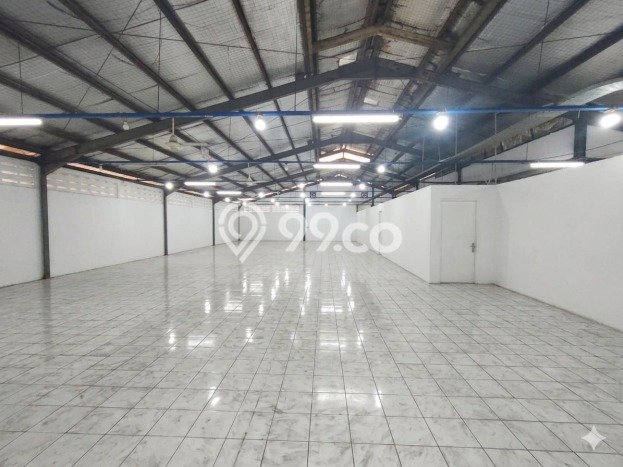 Unit Gudang Disewakan di Daan Mogot di Area Ramai & Strategis Unit Gudang Disewakan di Daan Mogot di Area Ramai & Strategis