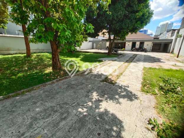 RARE UNIT! Rumah kawasan Praja Dalam, 4 KM, Pemandangan Indah, Luas 1000m2m² LB 650m2m² RARE UNIT! Rumah kawasan Praja Dalam, 4 KM, Pemandangan Indah, Luas 1000m2m² LB 650m2m²