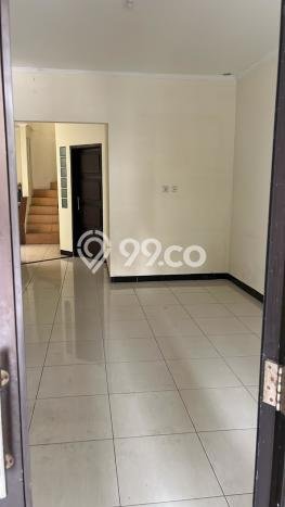 Lokasi terbaik! Rumah siap pakai dikontrakkan di Antapani LB 200m2 Lokasi terbaik! Rumah siap pakai dikontrakkan di Antapani LB 200m2