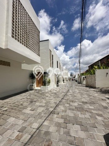LOKASI STRATEGIS! Vila Kawasan , Luas 132m2m², Lingkungan Strategis LOKASI STRATEGIS! Vila Kawasan , Luas 132m2m², Lingkungan Strategis