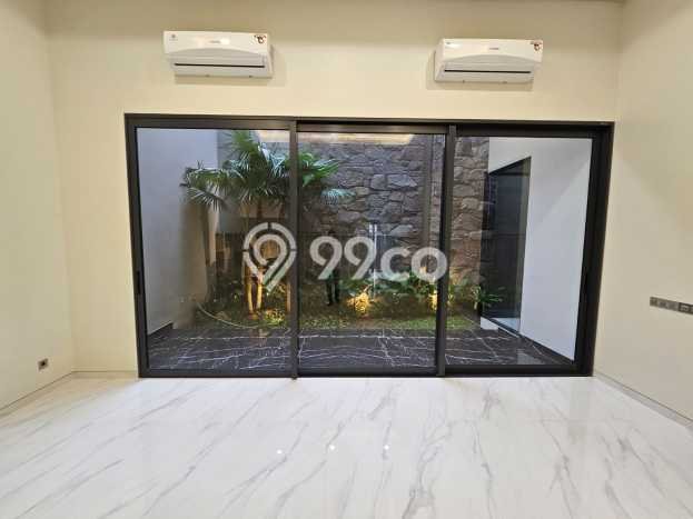 Rumah Eksklusif Siap Huni LT 300m2 di Lakarsantri, Surabaya Rumah Eksklusif Siap Huni LT 300m2 di Lakarsantri, Surabaya
