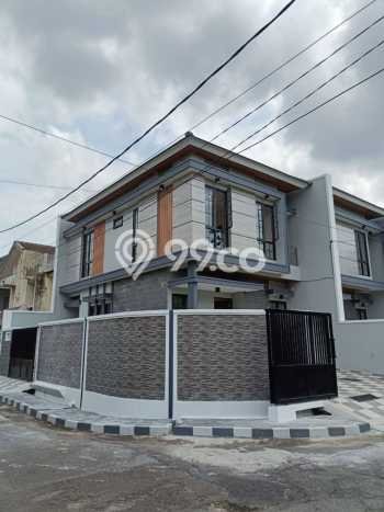 Dijual Rumah 4 Kamar Lokasi Strategis Bagus dan Strategis di Rungkut Dijual Rumah 4 Kamar Lokasi Strategis Bagus dan Strategis di Rungkut