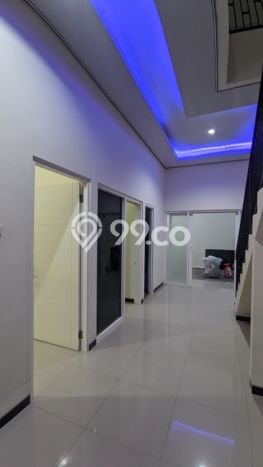 Rumah Strategis Modern Lb 180m2 di Sambikerep, Surabaya Rumah Strategis Modern Lb 180m2 di Sambikerep, Surabaya