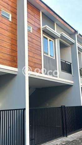 Rumah Siap Disurvey lokasi , Surabaya, Luas 55m2m² Bangunan 84m2m² Rumah Siap Disurvey lokasi , Surabaya, Luas 55m2m² Bangunan 84m2m²