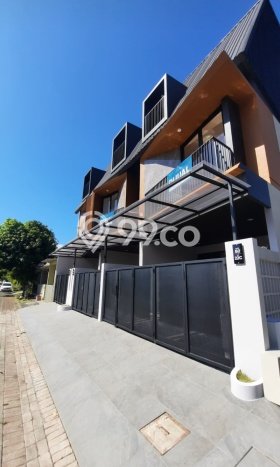 Dijual Cepat Rumah Favorit Siap Huni LB 82m2 di Rungkut, Surabaya Dijual Cepat Rumah Favorit Siap Huni LB 82m2 di Rungkut, Surabaya