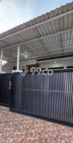 Rumah Luas Asri 4 KT Siap Pakai di Mulyosari Surabaya Rumah Luas Asri 4 KT Siap Pakai di Mulyosari Surabaya