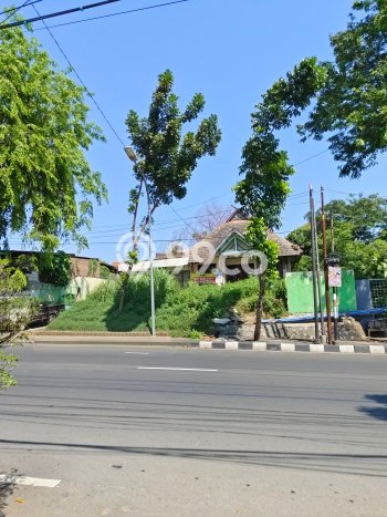 Rumah Mewah Akses Strategis di Semarang Unfurnished Rumah Mewah Akses Strategis di Semarang Unfurnished