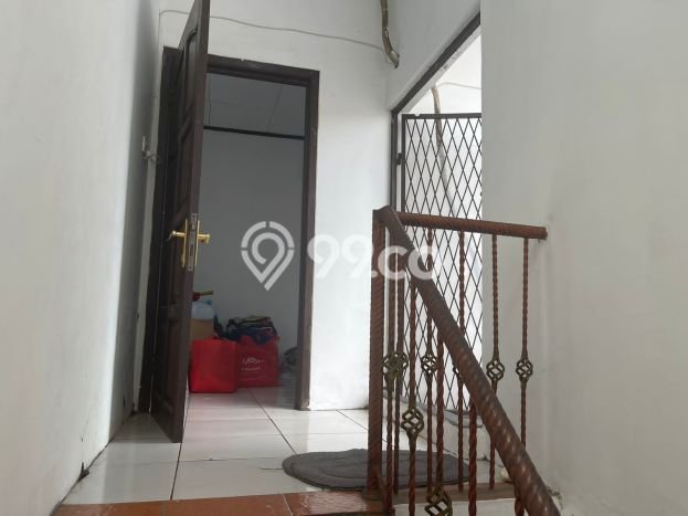 Siap Huni Rumah Minimalis & Modern LB 100m2 di Kedoya Siap Huni Rumah Minimalis & Modern LB 100m2 di Kedoya