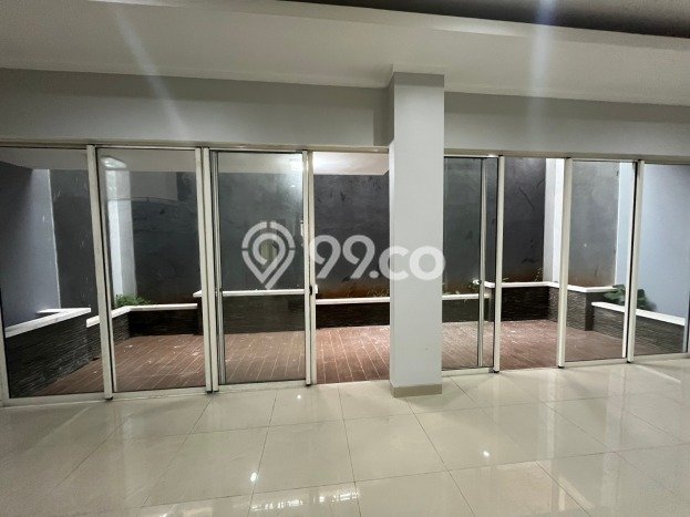 Disewakan! Rumah 5 Kamar Tidur &
4 Kamar Mandi di Bintaro, Tangerang Selatan Disewakan! Rumah 5 Kamar Tidur &
4 Kamar Mandi di Bintaro, Tangerang Selatan