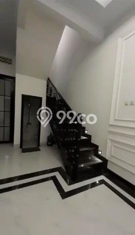 Rumah Modern Cantik 4 Kamar Bisa Langsung Pindah di Jagakarsa Rumah Modern Cantik 4 Kamar Bisa Langsung Pindah di Jagakarsa