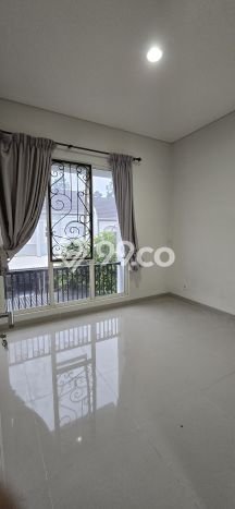 Rumah Luas Asri 3 KT Siap Pakai di BSD Tangerang Rumah Luas Asri 3 KT Siap Pakai di BSD Tangerang