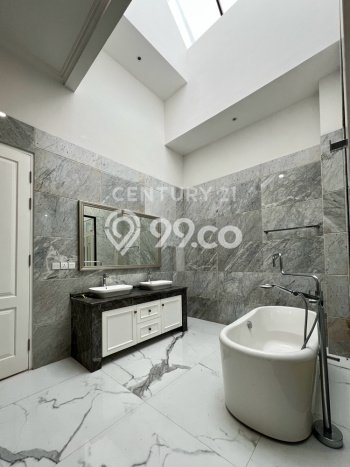 Dijual Rumah Mewah Megah Dengan View Cantik di Kemang, Jakarta Selatan Dijual Rumah Mewah Megah Dengan View Cantik di Kemang, Jakarta Selatan