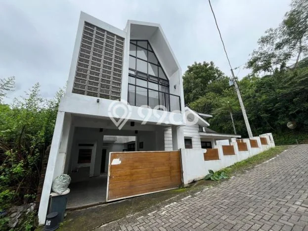 Dijual Rumah Eksklusif 4 KT di Manyaran, Semarang Dijual Rumah Eksklusif 4 KT di Manyaran, Semarang