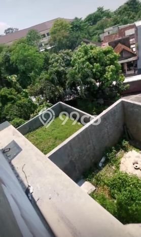 Rumah 3 KT 3 KM LT 177m2m², LB 170m2m² di Candisari, Semarang Rumah 3 KT 3 KM LT 177m2m², LB 170m2m² di Candisari, Semarang