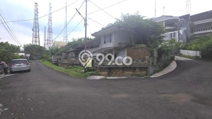 HOT LISTING! Rumah Siap Huni di Banyumanik, Luas 462m2m² LB 462m2m² HOT LISTING! Rumah Siap Huni di Banyumanik, Luas 462m2m² LB 462m2m²