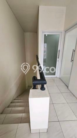 Ruko disewakan lokasi strategis Karawaci Tangerang 90m2 Ruko disewakan lokasi strategis Karawaci Tangerang 90m2