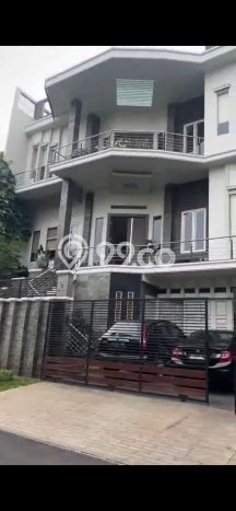 Rumah Nyaman di Kelapa Gading, Jakarta Utara, Luas 390m2m² LB 1000m2m² Rumah Nyaman di Kelapa Gading, Jakarta Utara, Luas 390m2m² LB 1000m2m²
