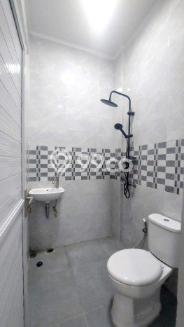 Rumah Mewah Siap Huni LT 102m2 di Kelapa Gading, Jakarta Utara Rumah Mewah Siap Huni LT 102m2 di Kelapa Gading, Jakarta Utara