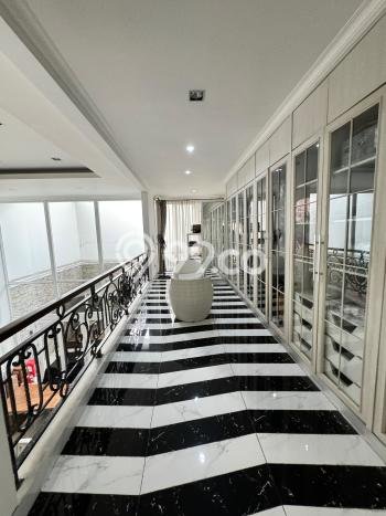 Rumah Luxury Modern Tanpa Renovasi di Pantai Indah Kapuk Jakarta Utara Rumah Luxury Modern Tanpa Renovasi di Pantai Indah Kapuk Jakarta Utara