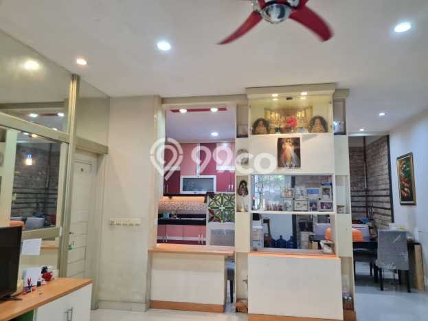 Dijual Rumah Mewah Megah Dengan View Cantik di Duri Kepa, Jakarta Barat Dijual Rumah Mewah Megah Dengan View Cantik di Duri Kepa, Jakarta Barat