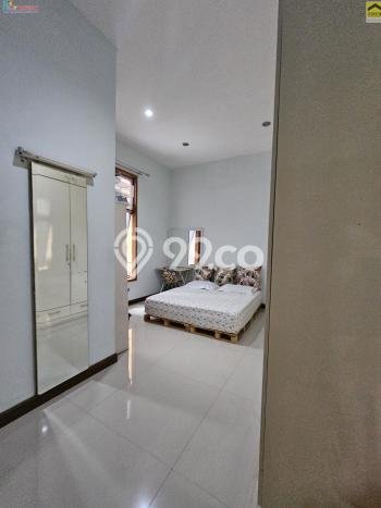 Rumah Elit Modern Siap Huni di Warung Buncit Jakarta Selatan Rumah Elit Modern Siap Huni di Warung Buncit Jakarta Selatan