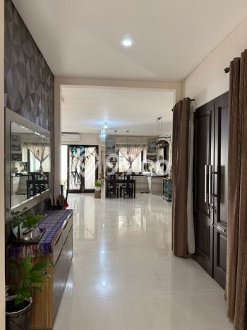 Dijual Rumah Mewah Exclusive di Pasar Rebo, Jakarta Timur Dijual Rumah Mewah Exclusive di Pasar Rebo, Jakarta Timur
