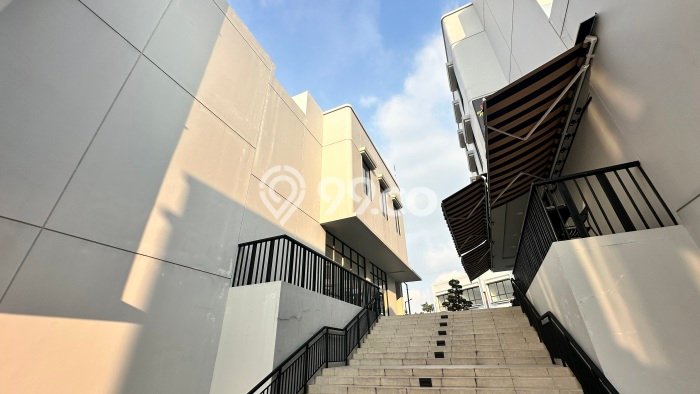 LOKASI TERBAIK! Ruko Kawasan Summarecon Bogor, Luas 291m², Area Bisnis LOKASI TERBAIK! Ruko Kawasan Summarecon Bogor, Luas 291m², Area Bisnis