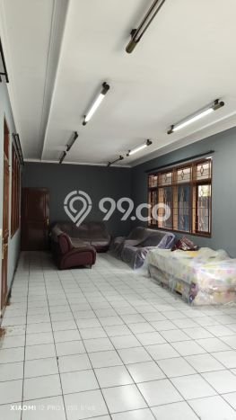 Rumah Luxury Modern Siap Huni di Taman Holis Indah Bandung Rumah Luxury Modern Siap Huni di Taman Holis Indah Bandung